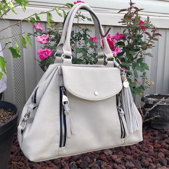 Steve Madden Handbags - Steve Madden Cream Shoulder Bag